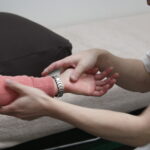 転んで手をついたら──「手首の痛み」がなかなか取れないときに知っておきたいこと